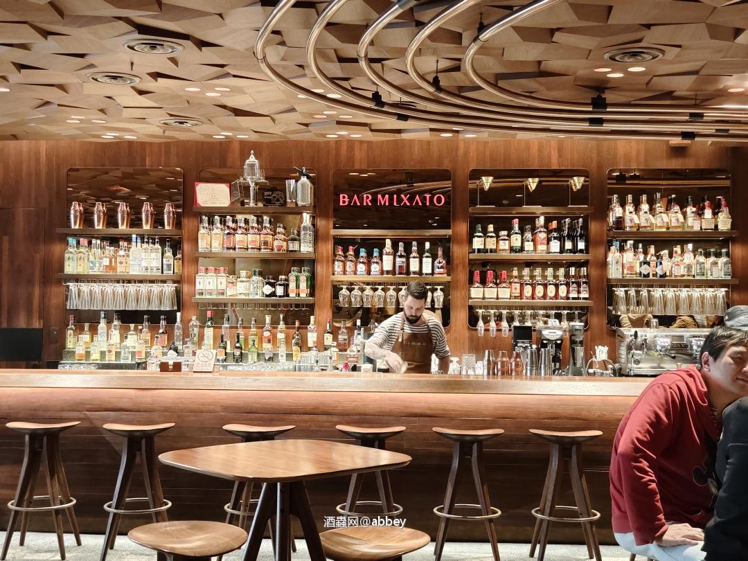 星巴克也离不开酒精