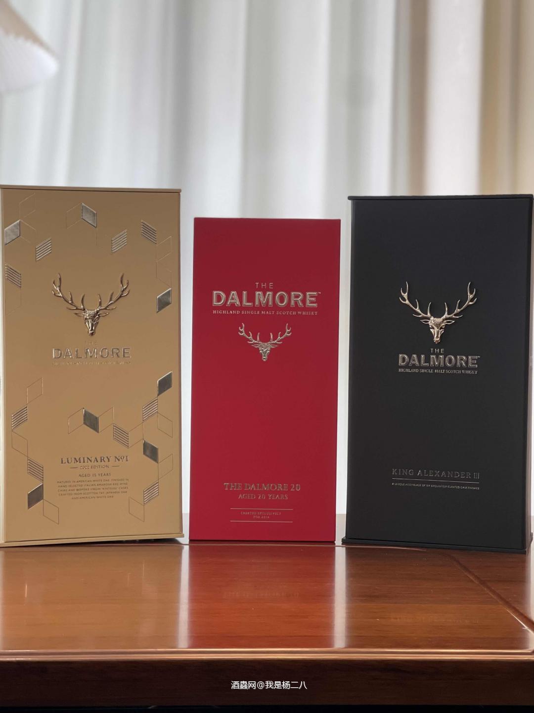 Dalmore20年的包装，尤为低调。筑光大师、大摩20年和大摩亚历山大，兄弟们更喜欢哪支呢？