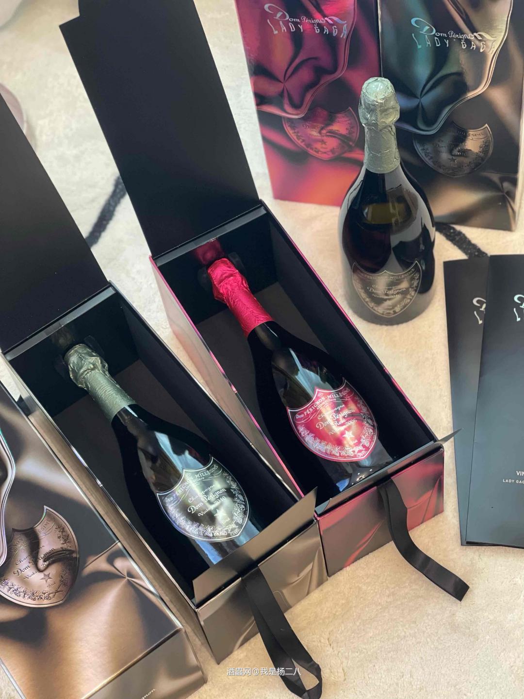 当唐佩里侬遇见Lady GaGa，咳咳，本非专业人士单方面宣布，香槟里的颜王组合就是你了。