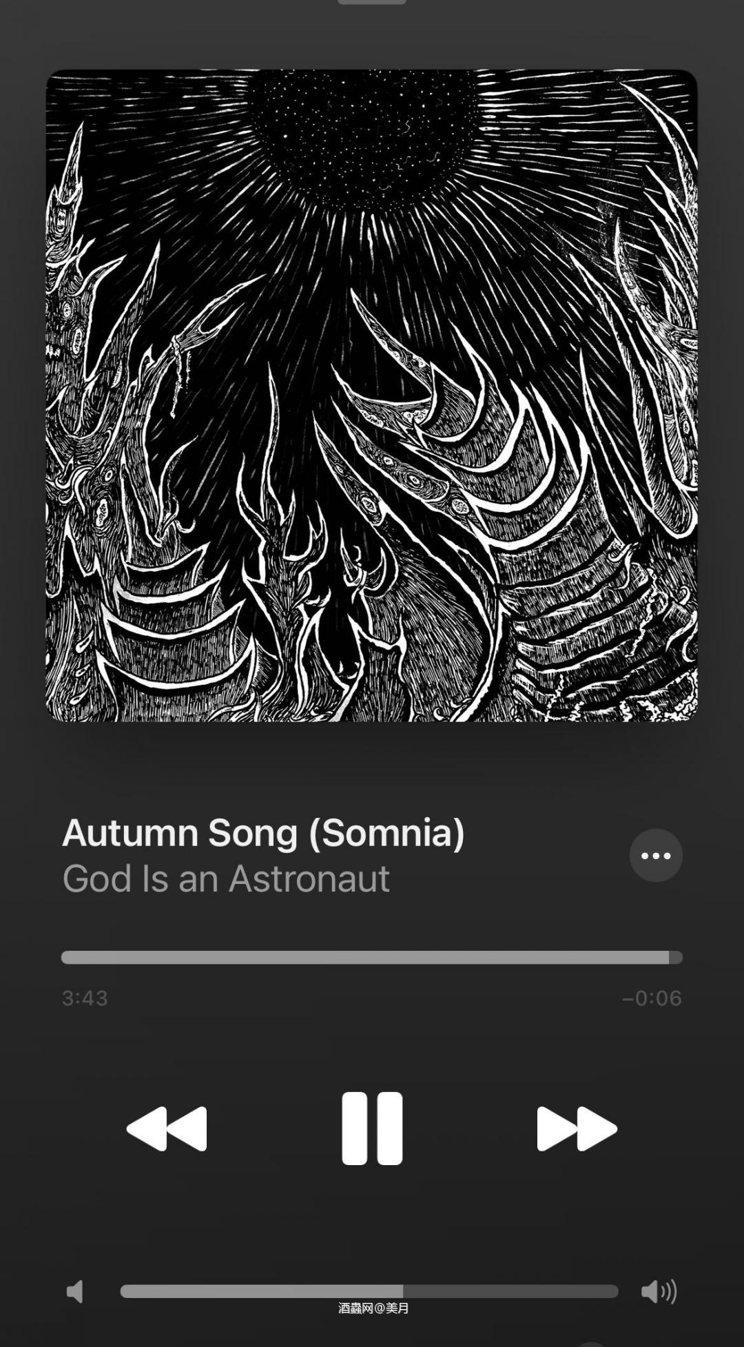 紫罗兰深邃的甜美花香，皂味的脂粉雪莉与唇齿浅酌，清醒还是微醺，任其发展，任其穿过。任何被你完全接受的将会把你带进宁静状态，容许生命经由你而活出自己。