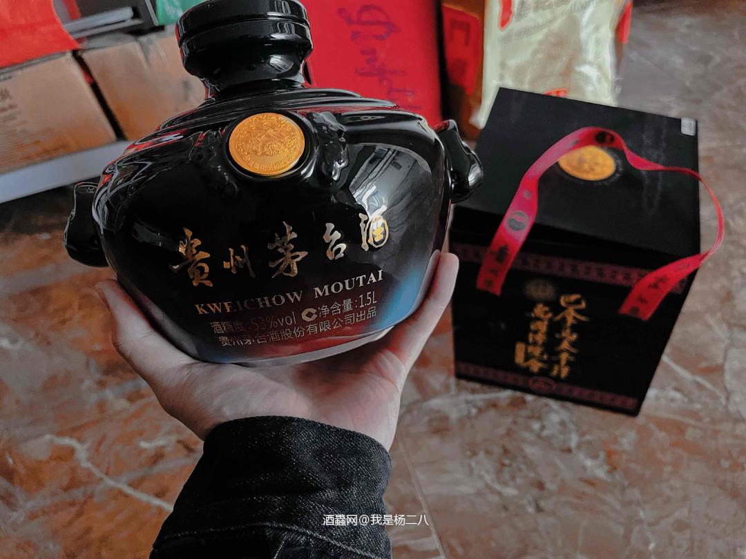 最近过敏没有怎么喝威。收拾货架，居然翻出了老爸的酒，没收！怎么可以不好好收藏，暴敛天物，放在车库！