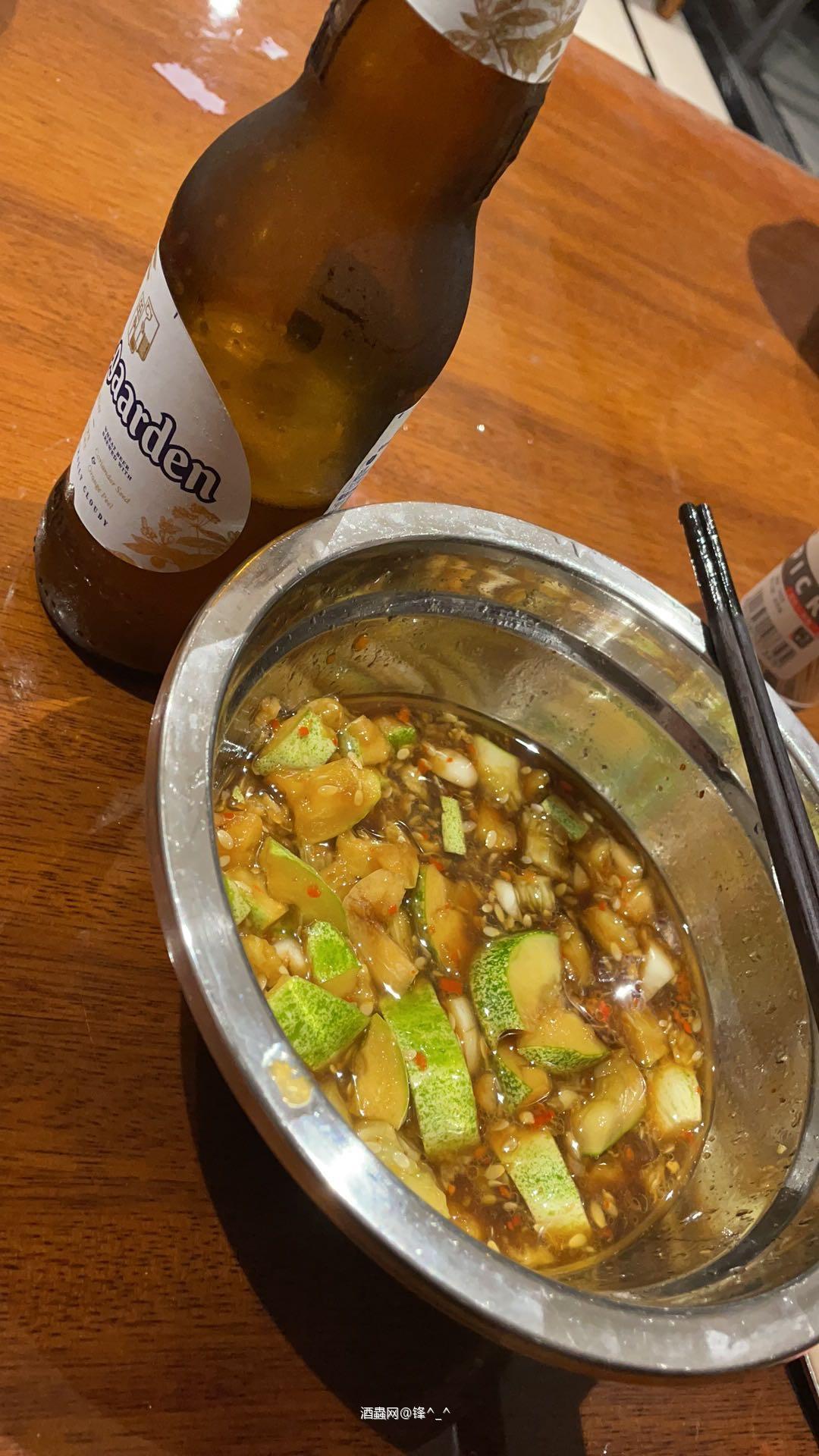 够素吧，只喝啤的不过瘾还是得小威<img src='https://sdata.whiskyworm.com/xcxpics/emoji_14.png' class='emoji' />