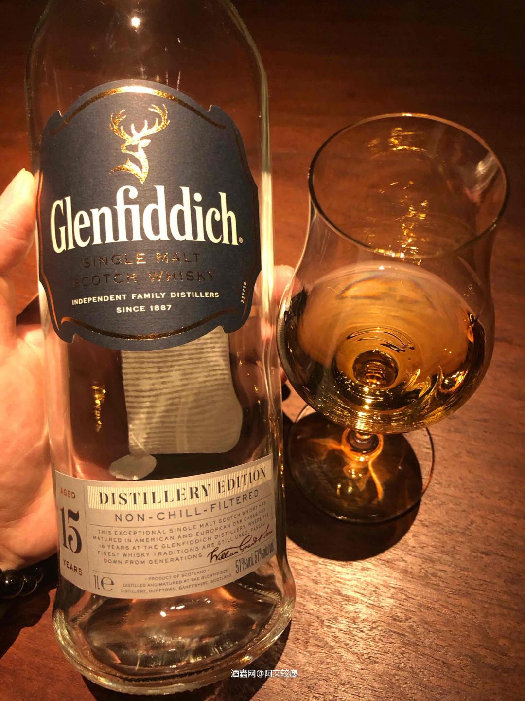 格兰菲迪15年DE<p class='p'/>酒体清澈,暗金色,<p class='p'/>闻香:薄荷糖、生姜、…