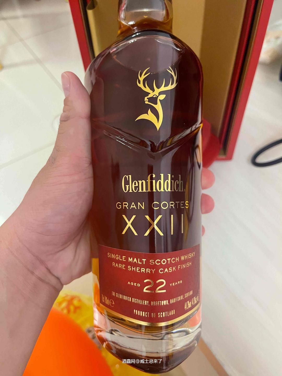 是娜扎代言的酒品，买了个来尝个鲜。格兰菲迪22年璀璨珍藏系…