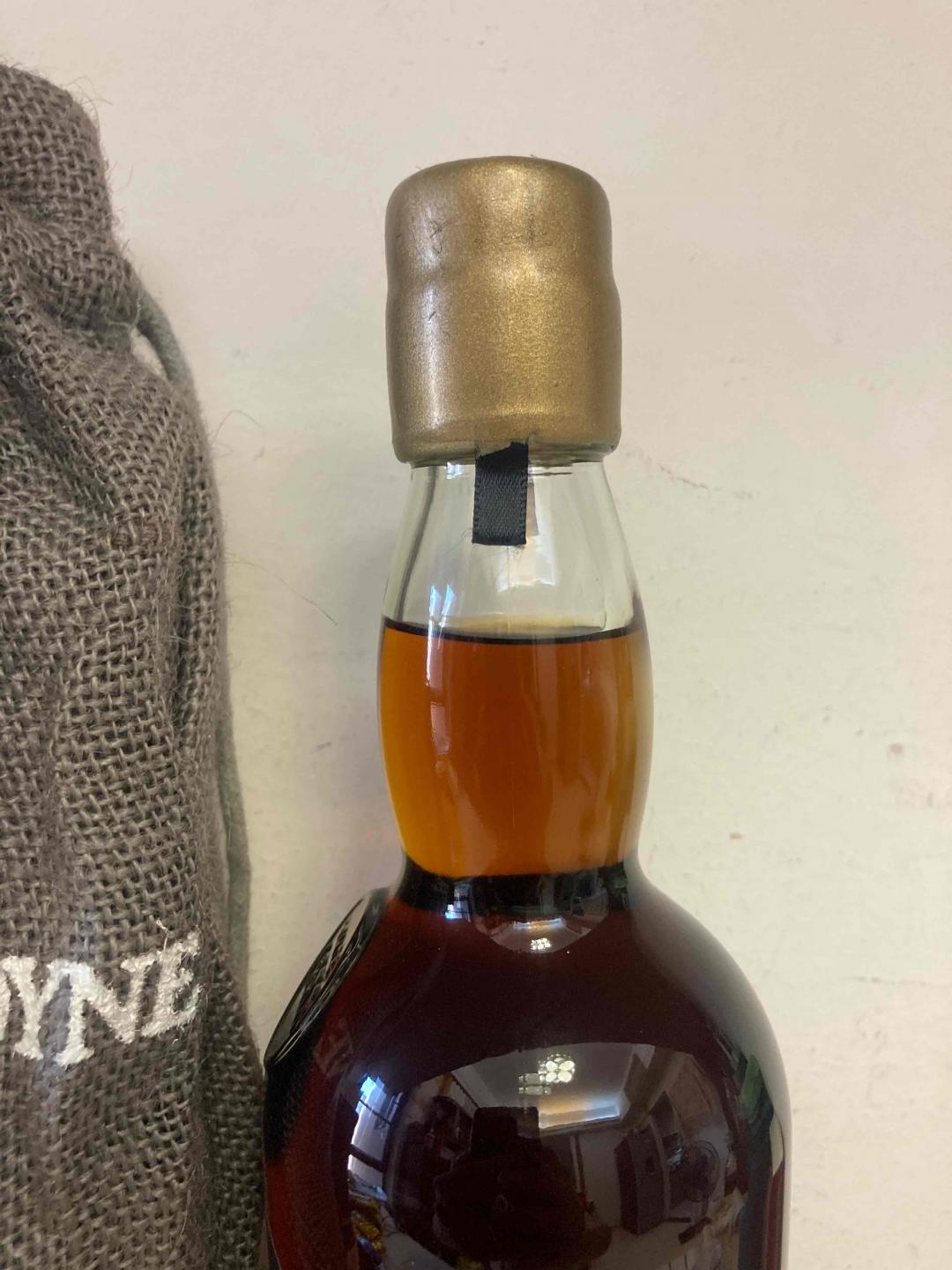 格兰哥尼 12年 雪莉单桶 手工装瓶 酒厂限定款 只在酒厂试喝 现场装瓶 非常值得收藏品鉴 酒质非常好 酱油色