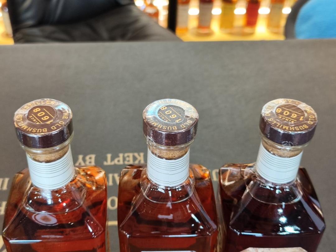 布什米尔单桶13年、19年（3瓶3个版本）