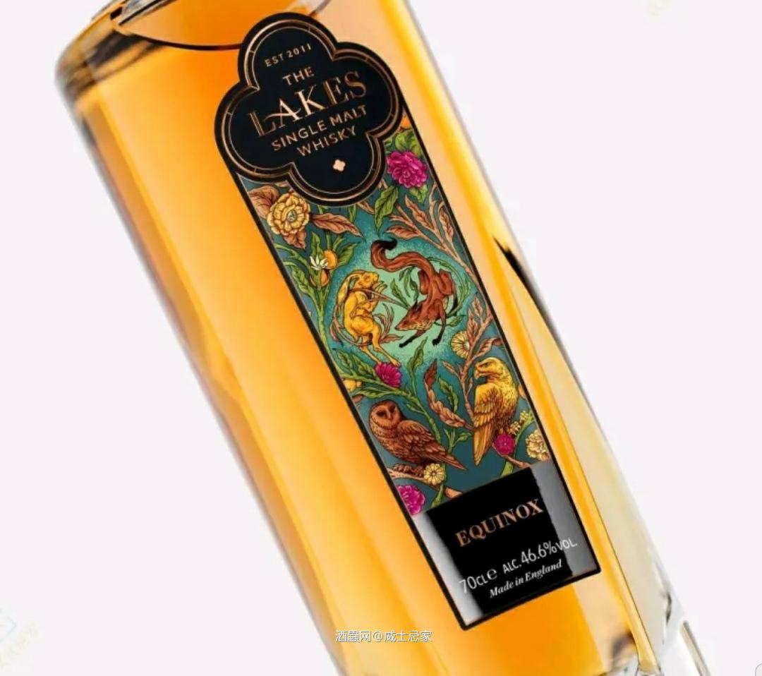 The Lakes酒厂推出实验威士忌系列全新酒款Equinox! The Lakes(下称:TL)是一家位于英格兰北部的酒厂,坐落于巴森斯韦特湖(Bassenthwaite Lake)北岸边上的一个古老的维多利亚时代的养牛场中,由Paul Currie创立于2011年,主要蒸馏并生产威士忌、金酒和伏特加。 The Whiskymaker's Editions(下称:TWE)是TL于202