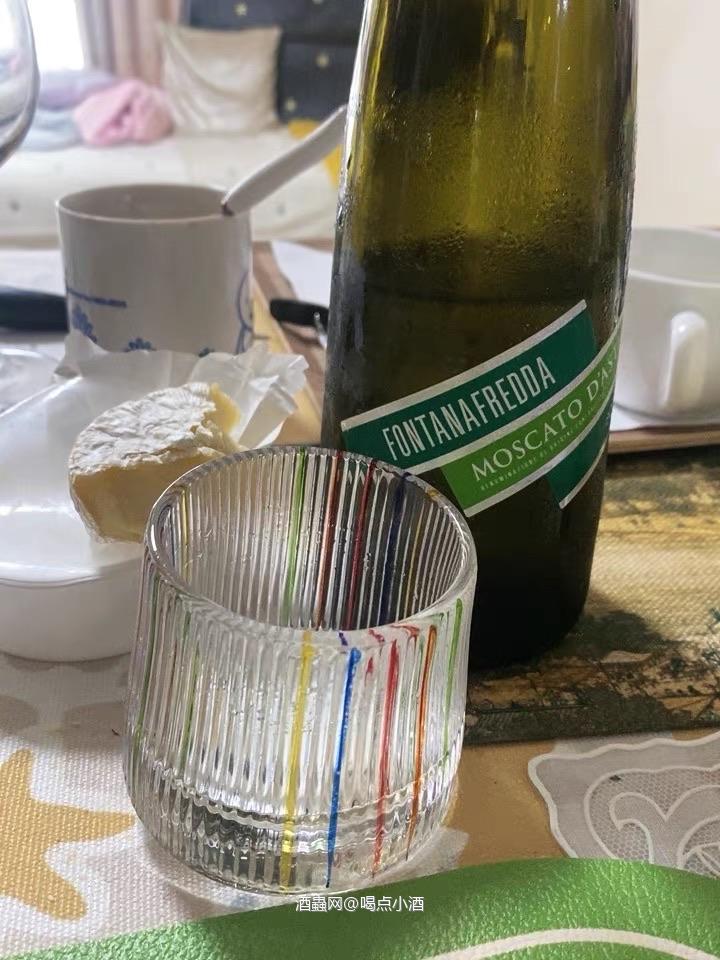 莫斯卡托天花板,意大利泉妃莫斯卡托阿斯蒂香槟起泡酒甜白葡…