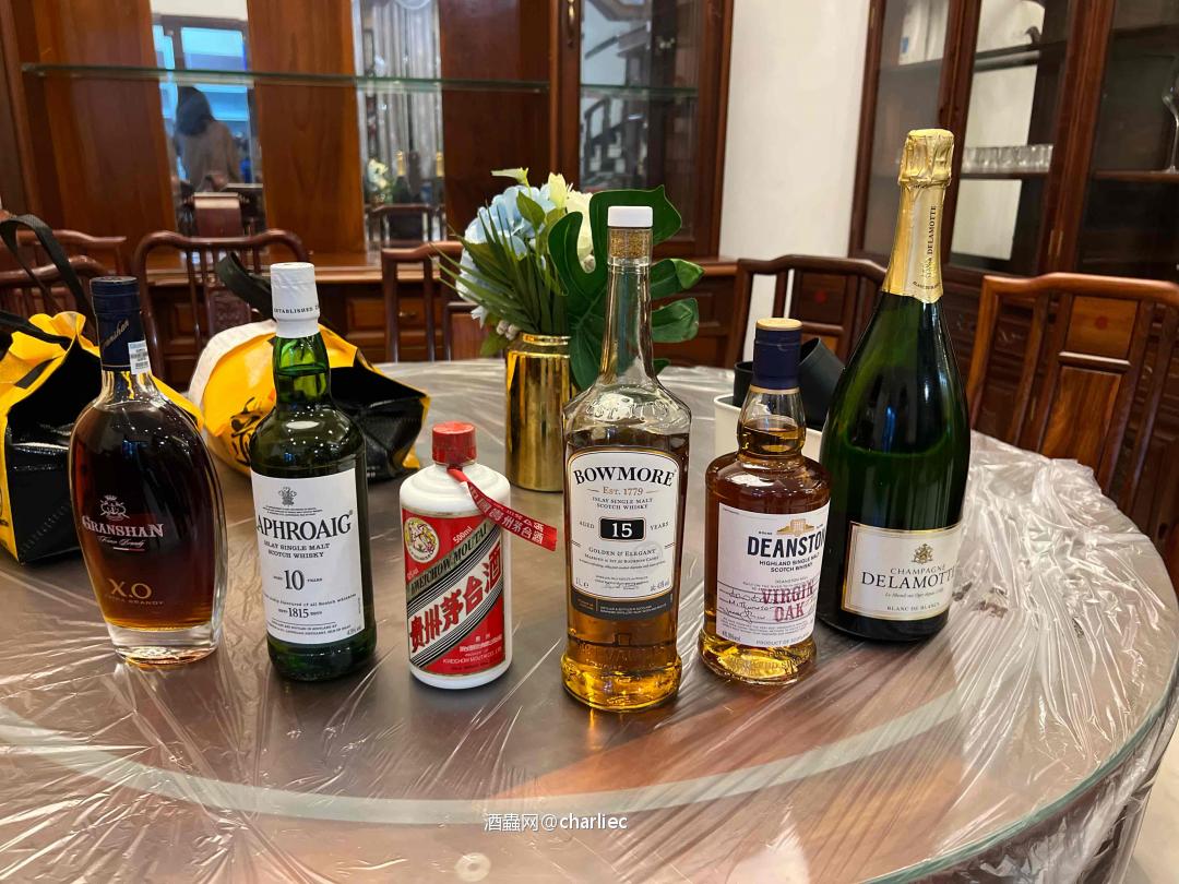 茅台玛瑙也很配啊<img src='https://sdata.whiskyworm.com/xcxpics/emoji_5.png' class='emoji' />