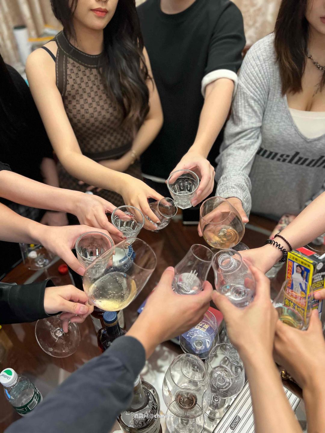 茅台玛瑙也很配啊<img src='https://sdata.whiskyworm.com/xcxpics/emoji_5.png' class='emoji' />