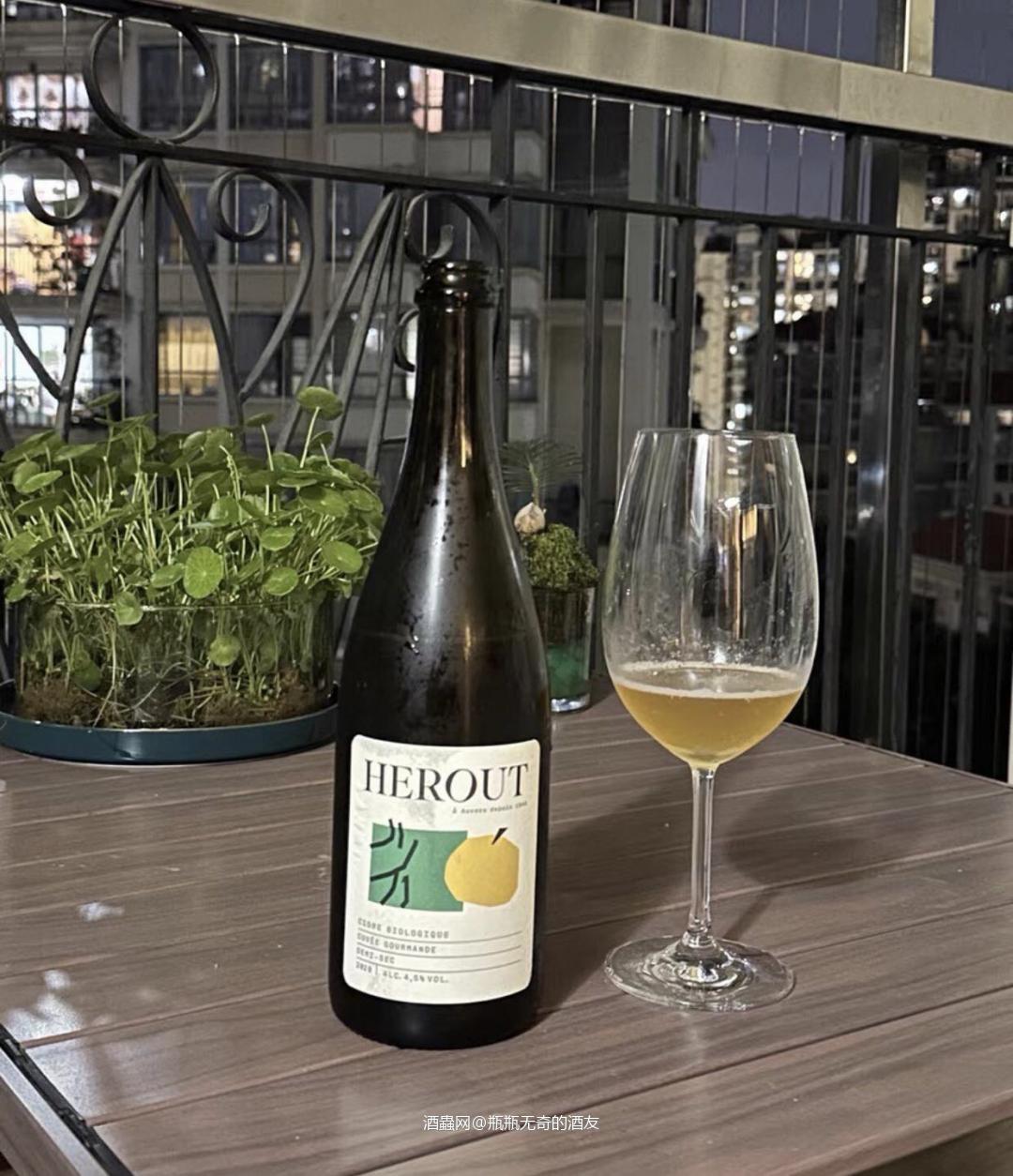 原来苹果酿酒也有那么有趣。经历三次发酵阶段,削出苹果果…
