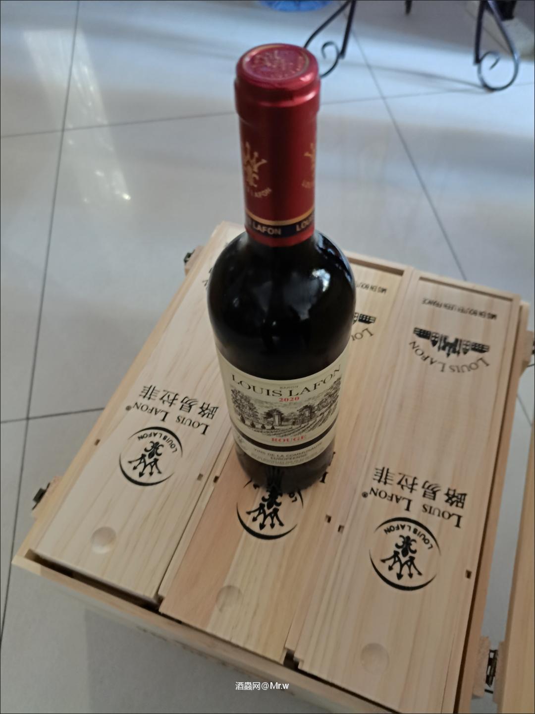 囤点红酒尝尝味道<p class='p'/>