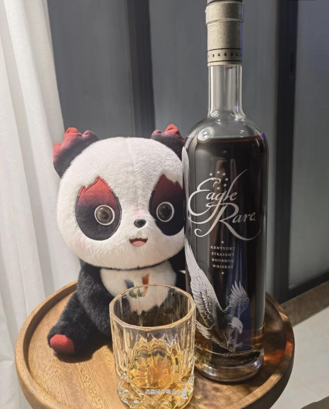 喝点甜甜的波本。非常小众好喝的一款波本威士忌。它来自水牛…