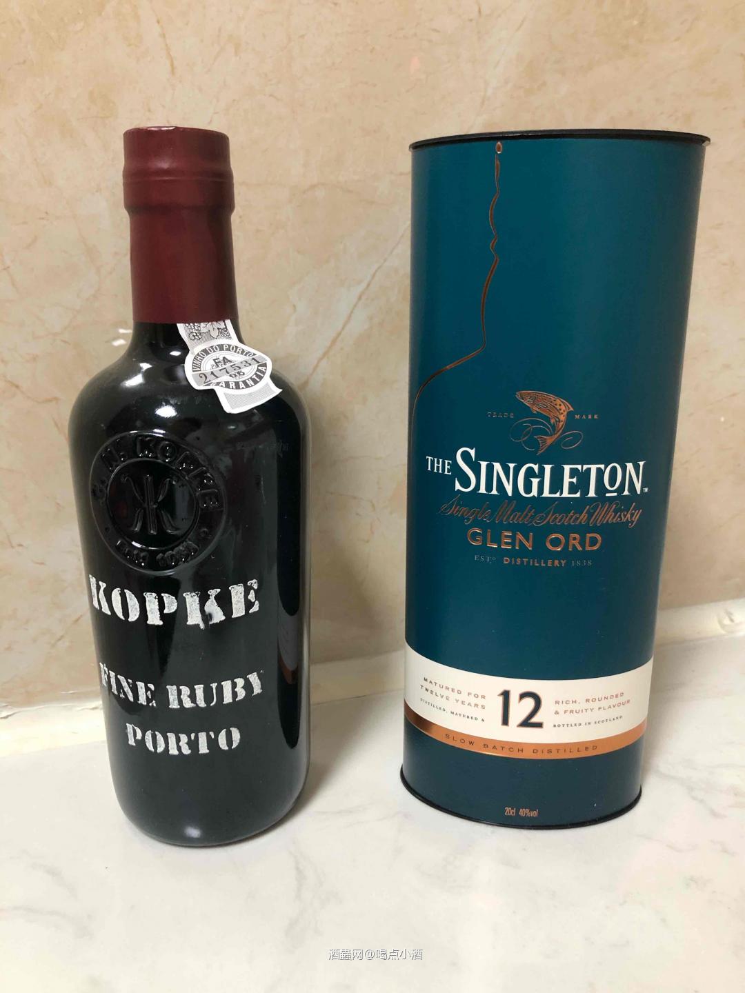 科普克宝石红波特酒375ml,波特酒的名装。还有苏格登12年威士忌老版本200ml。不错的两款酒。