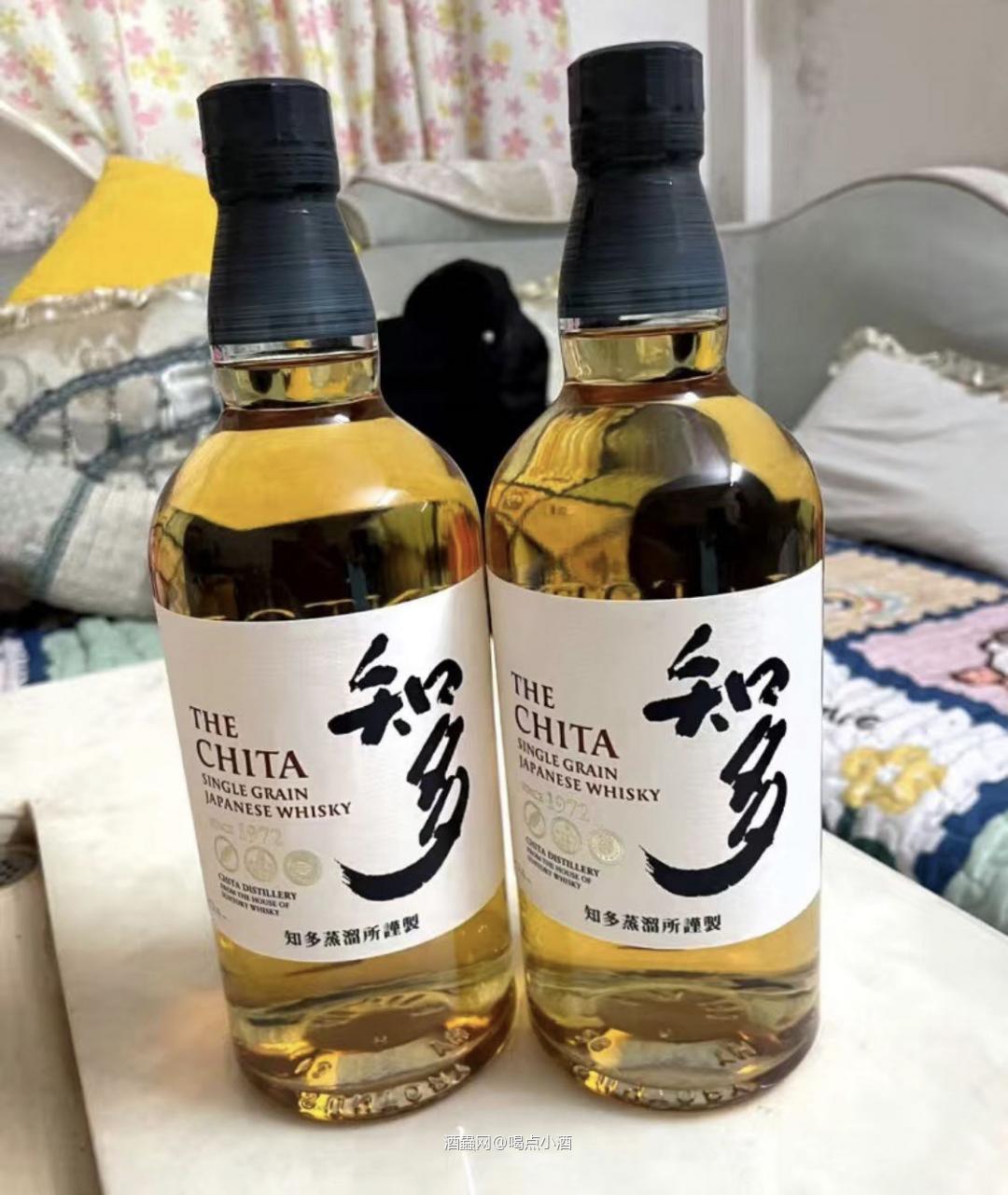 知多谷物威士忌,虽是日威,但不韭菜。 闻香有浓郁的麦芽香味,甜甜的蜂蜜和柑橘。 口感柔顺,甜甜的玉米甜味,口感不错的好,不会有很明显的酒精感。