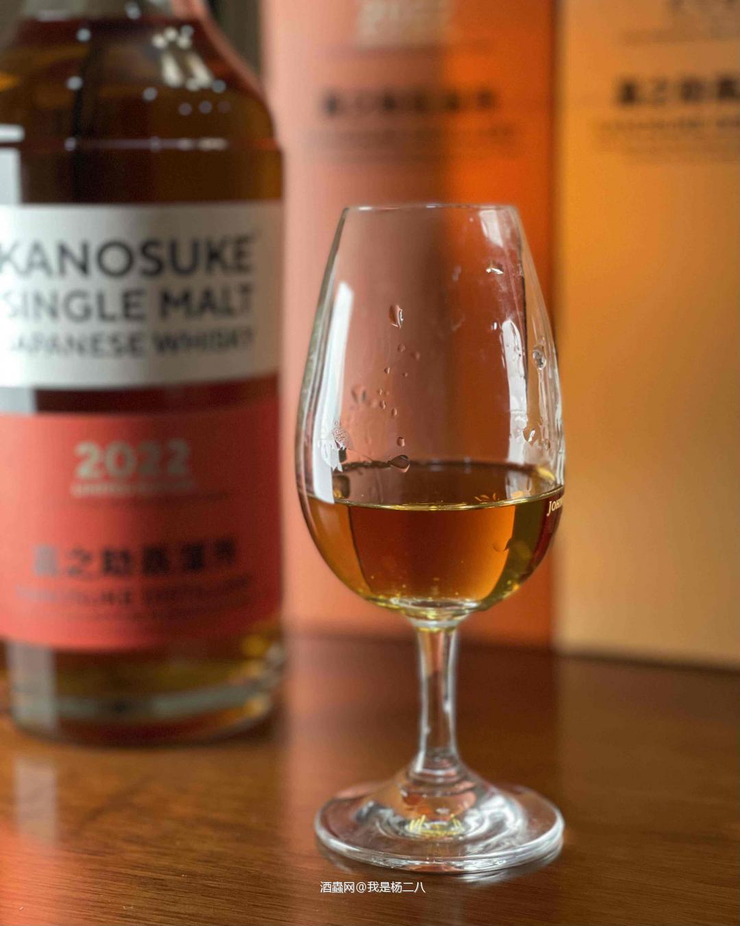翻出了去年在cdf买的韭菜酒……… 喝下来2022确实不如首版，干了