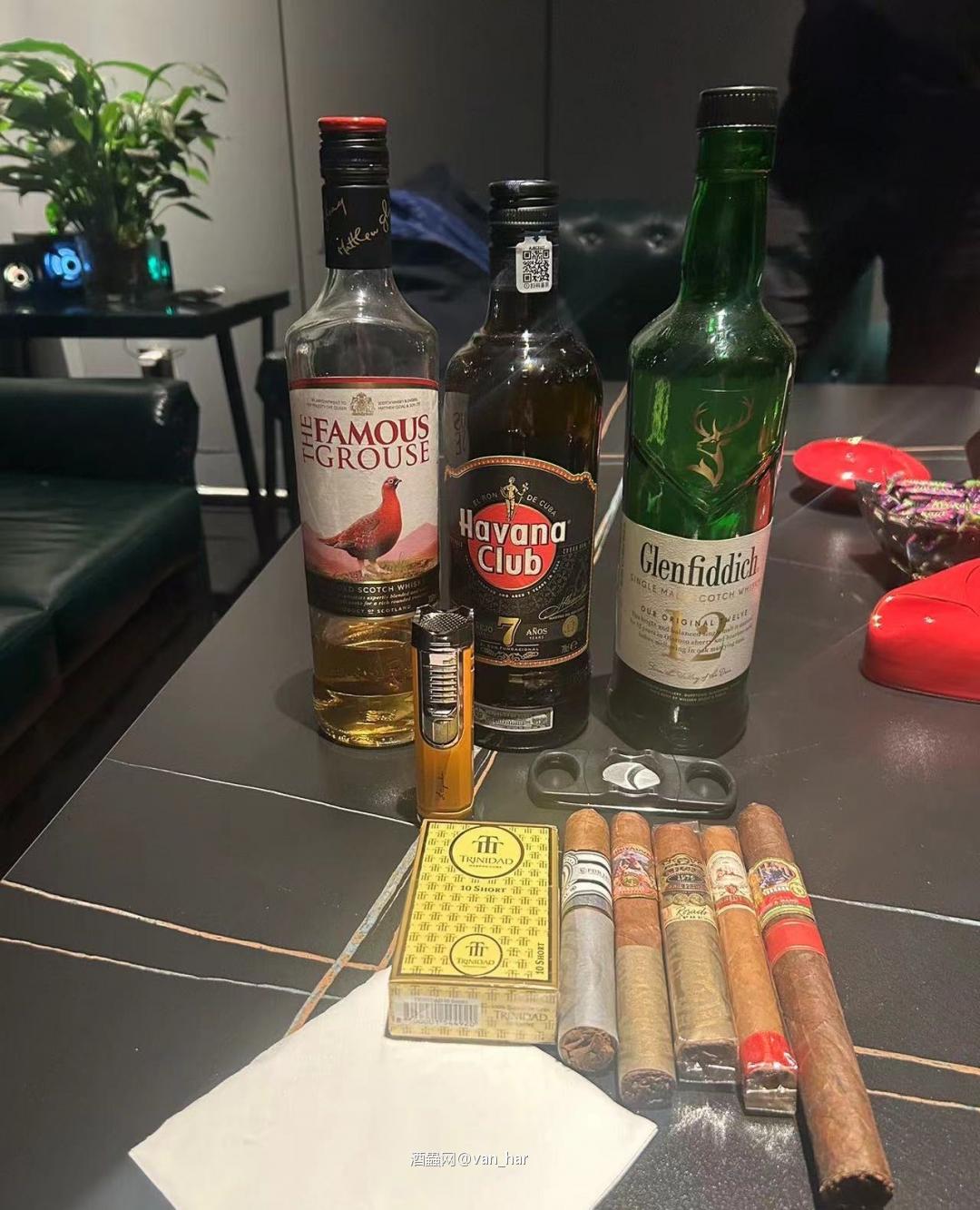 周三