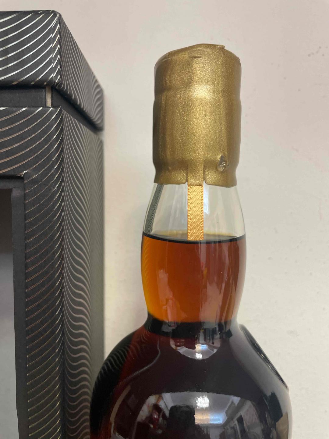 格兰哥尼 15年 初填oloroso雪莉桶 酒厂限定 手工装瓶 酒色黝黑 酒质非常棒 值得收藏与鉴赏