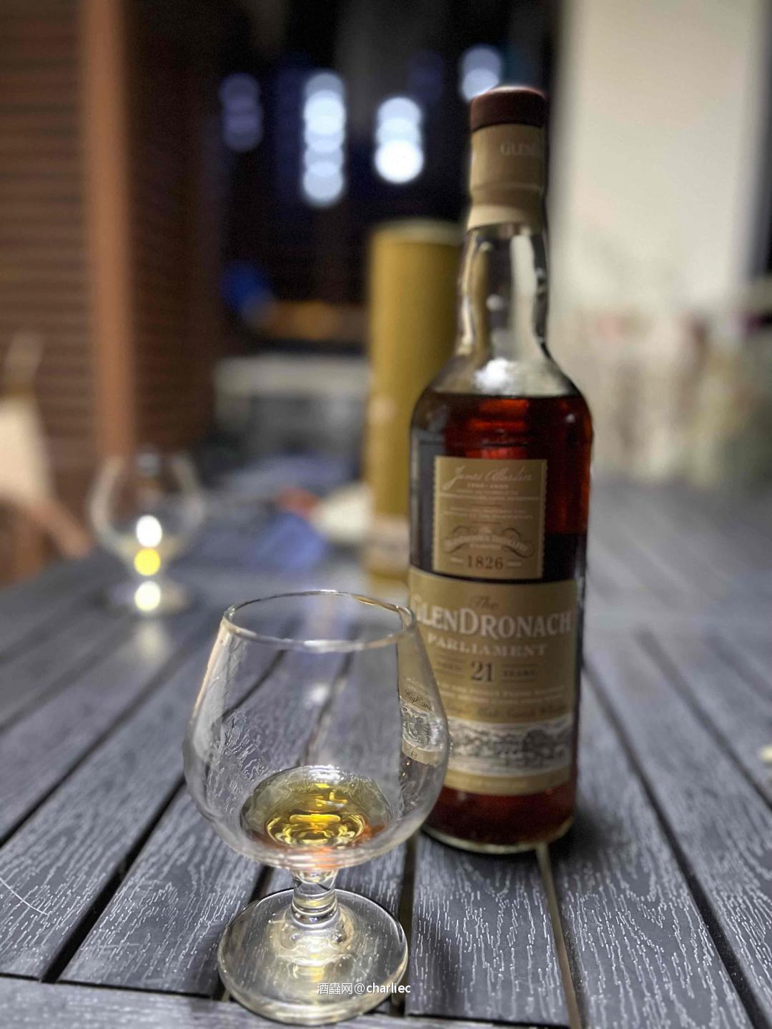 有趣的搭配<img src='https://sdata.whiskyworm.com/xcxpics/emoji_1.png' class='emoji' />
