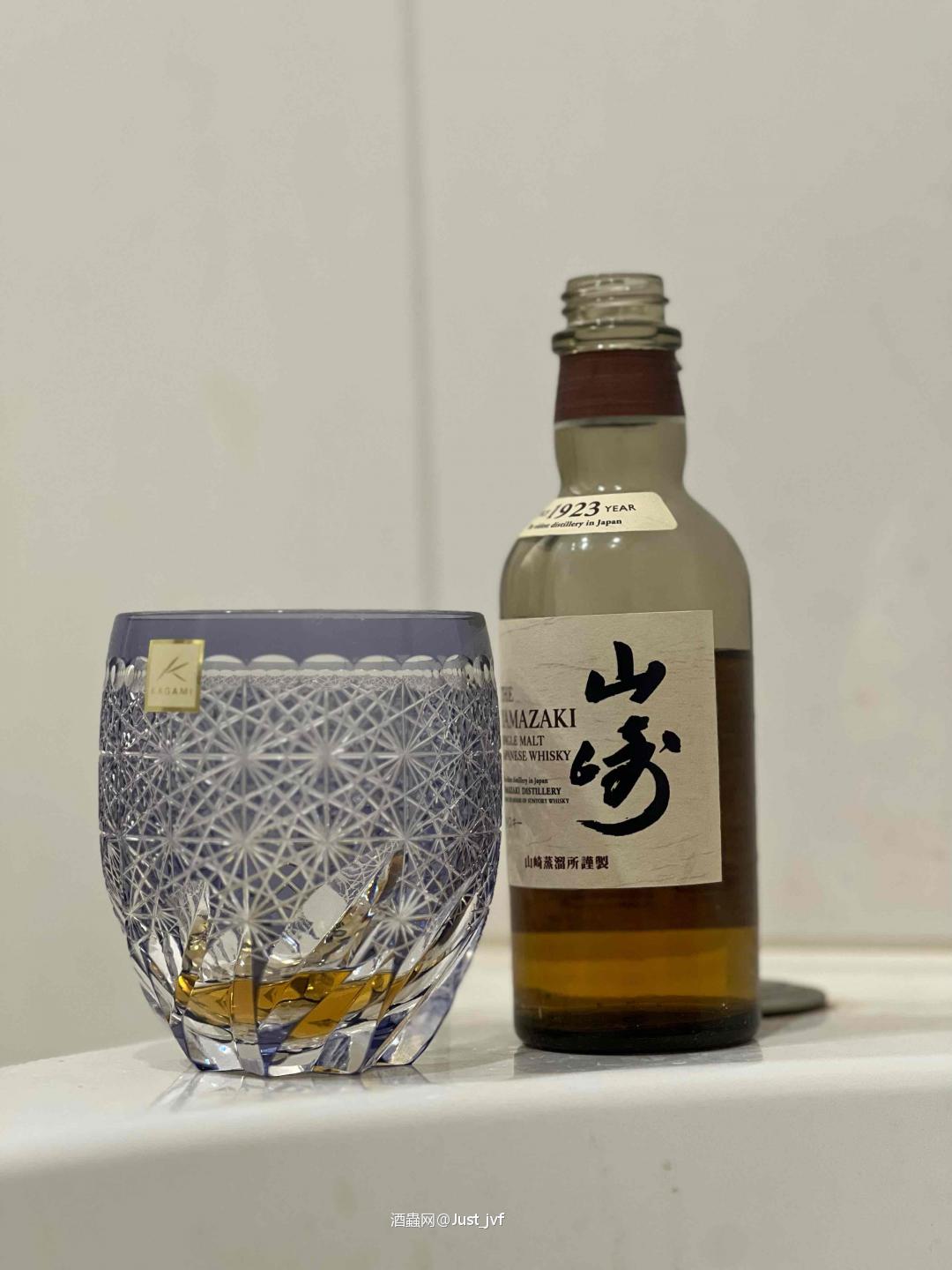 泡澡的时候喝还是很棒