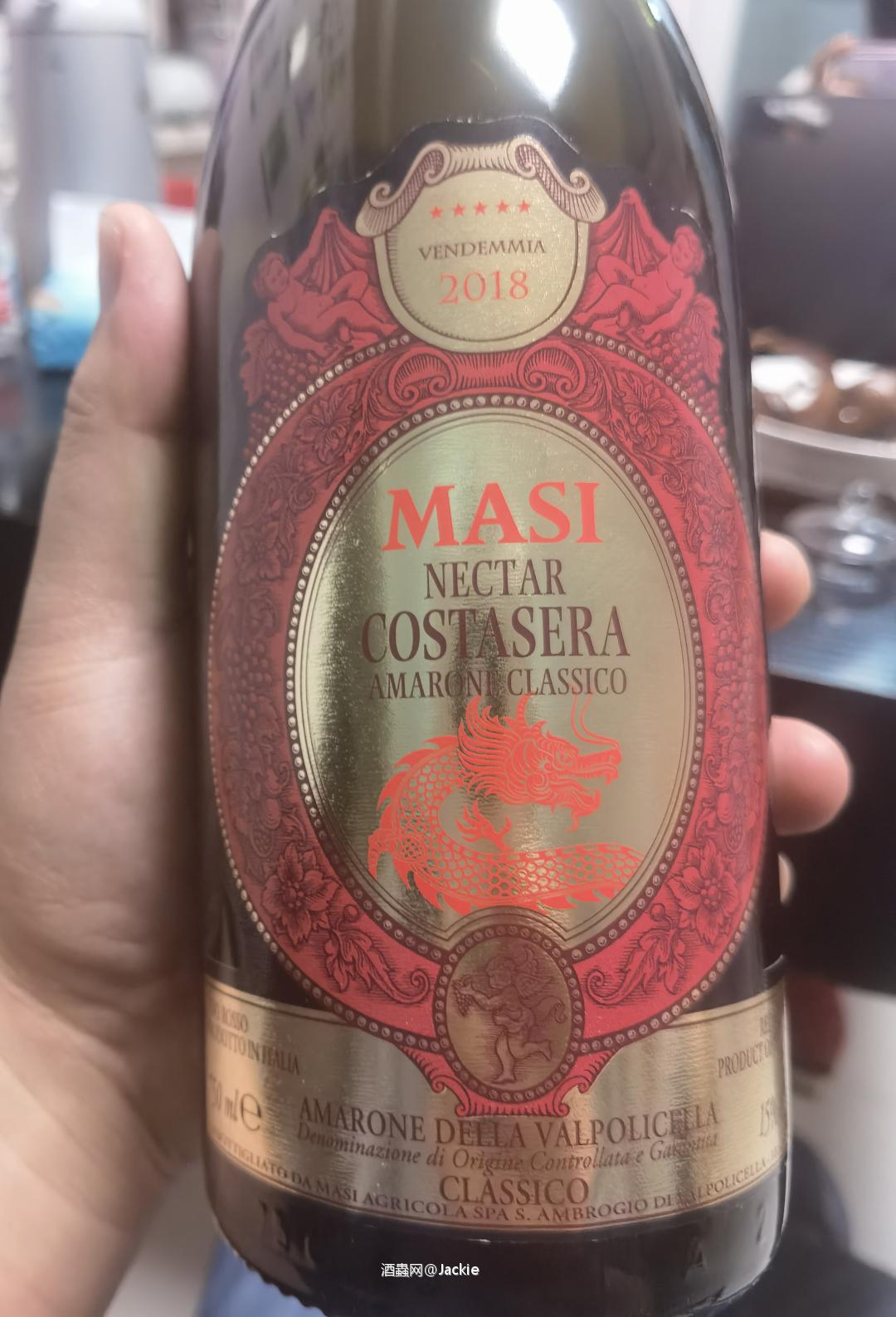 酒量不行,一瓶都喝不下去~