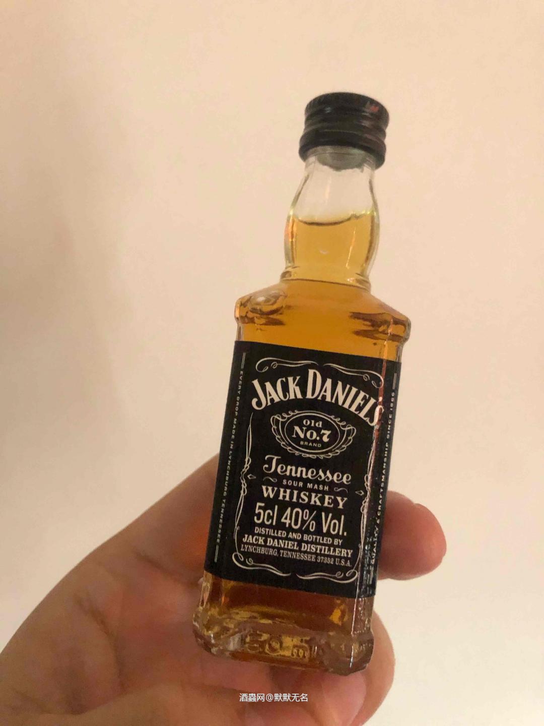 杰克丹尼田纳西州。我的第一款威士忌。