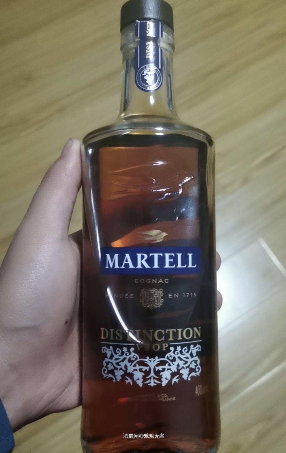 马爹利入门的一款干邑。vsop是4年橡木桶陈酿 。香气还是可以得，酒精感明显了一点