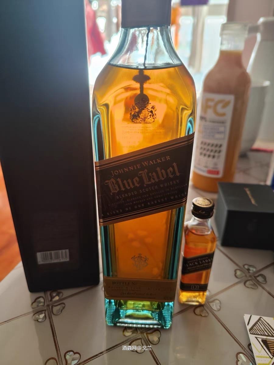 威士忌戴项链的除了尊尼获加，还有别的吗哈哈哈