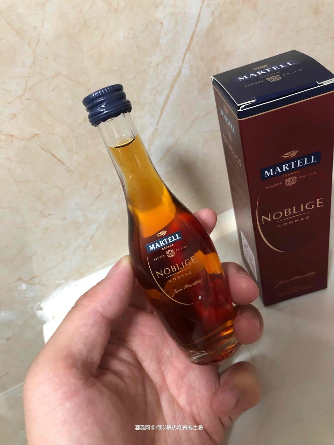精致的干邑小酒版