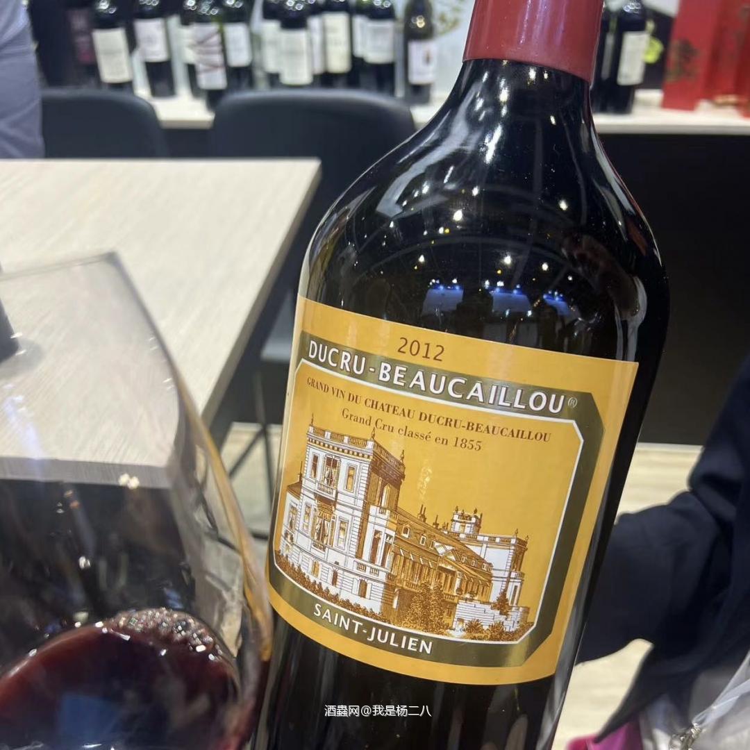 Vinexpo HK的最后一天，受邀参加瓏岱酒庄的品鉴，2018-2021的瓏岱和琥岳，混酿的比例很有功夫。酒展最后名庄畅饮狂欢，用2011年的拉菲和Neisson的旗舰新品Zetwal开心收尾了～