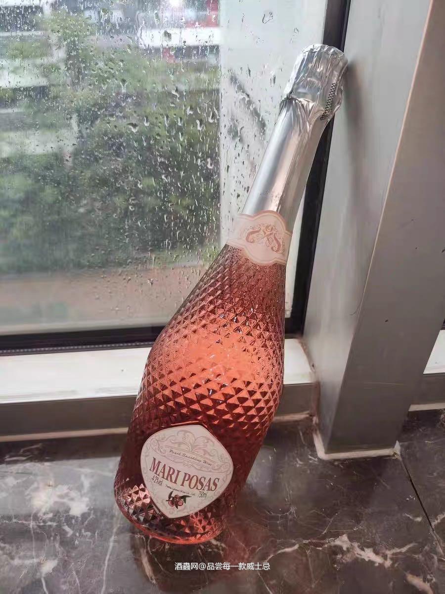 好看的蜂蜜味桃红葡萄酒