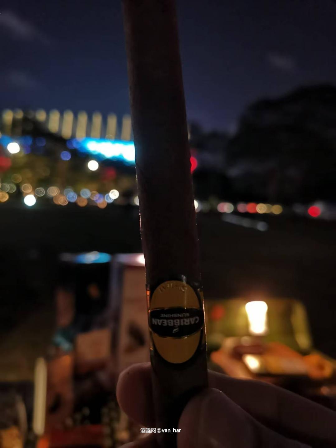 华灯初上