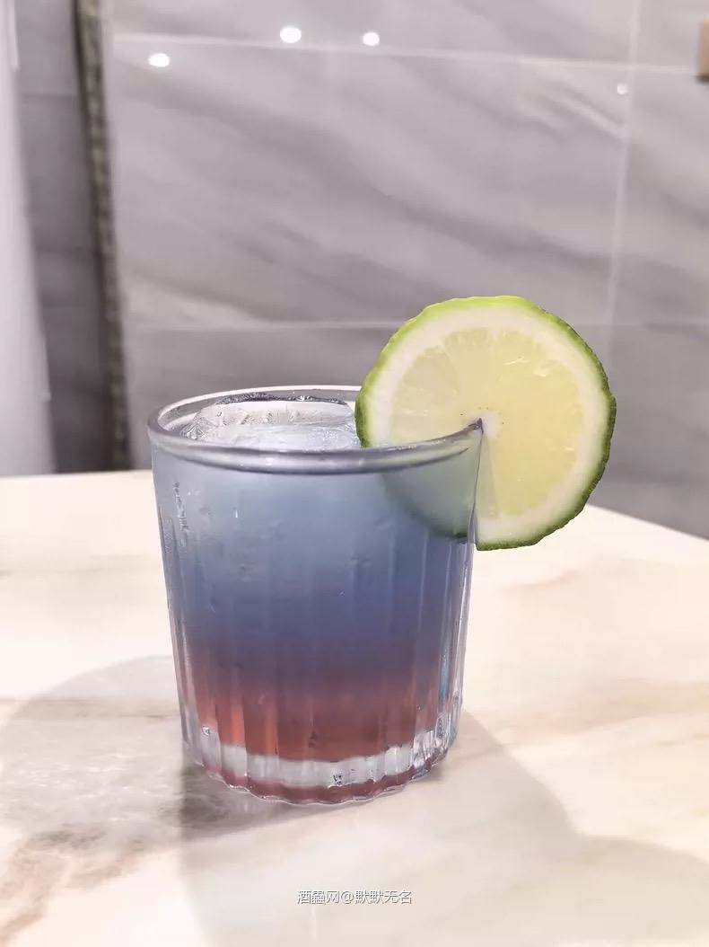 来杯自己调的鸡尾酒微醺一下
