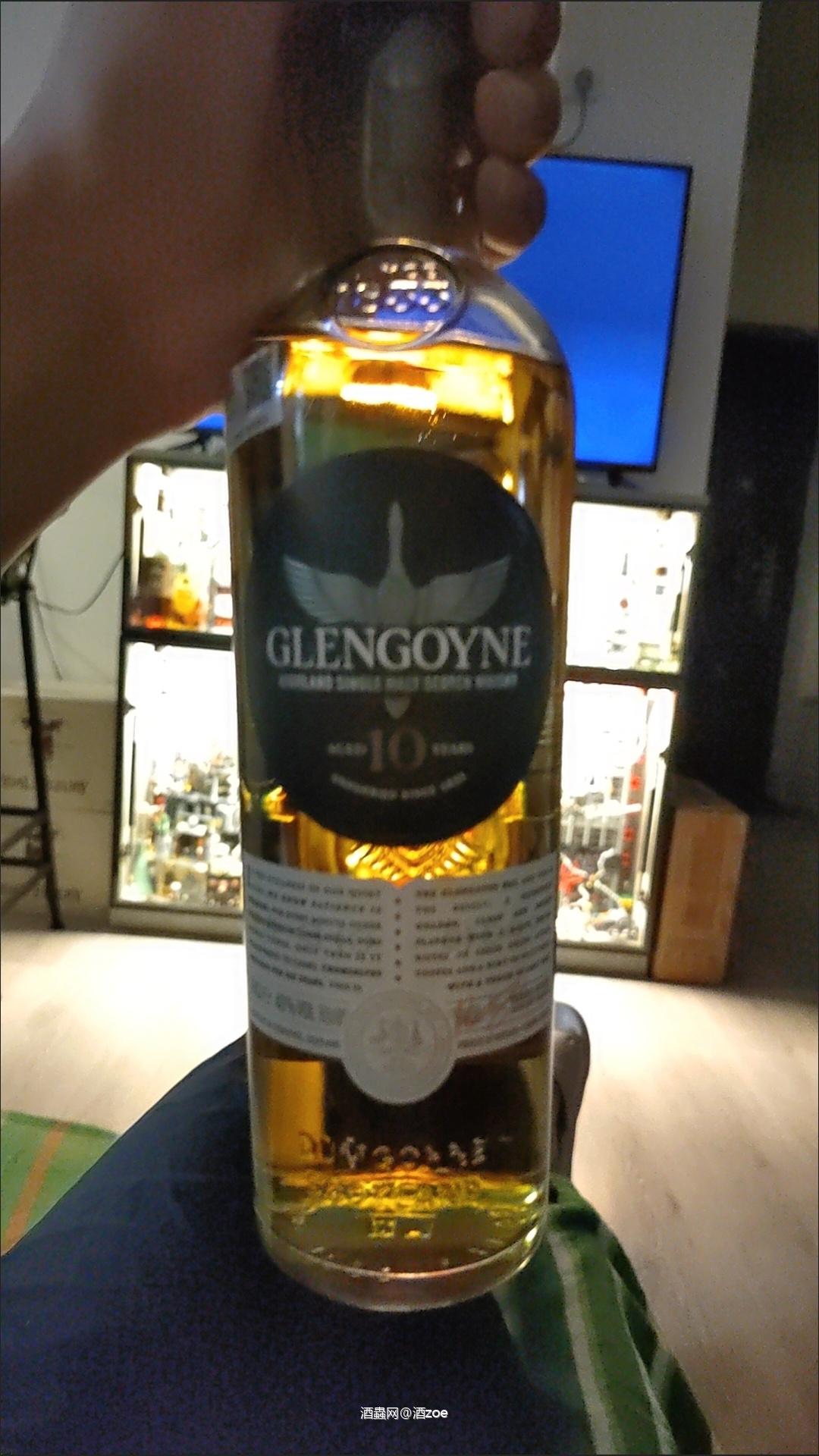 格兰哥尼威士忌展现了迷人的水果风味，入口柔滑，带有成熟的苹果和梨香气。中段展现了奶油般的口感与细腻的橡木味道，回味中透出微妙的香草与坚果感，层次丰富且均衡，让人回味无穷。