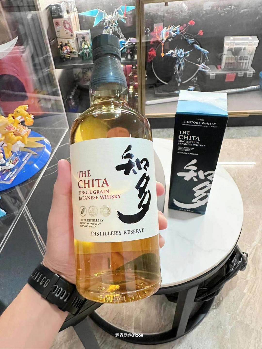 一杯威士忌,都会增添几分亲密感。它不仅是一种饮品,更是人际关系的纽带,拉近了心与心的距离。