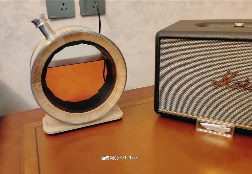 风味与年份是一场无尽的旅程。每一次的尝试都像是在解锁新的可能性，无论是经典的单一麦芽还是创新的混合威士忌，都充满惊喜。