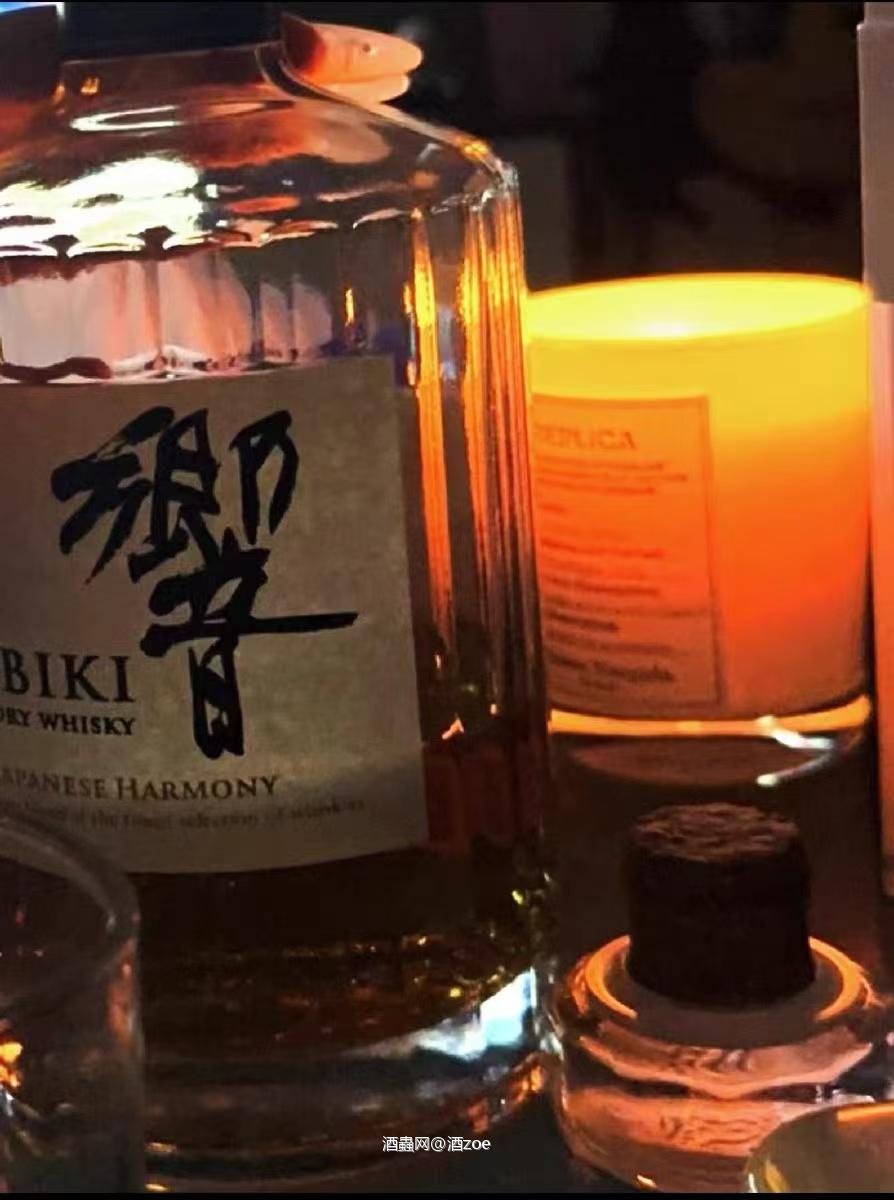 从限量版到年份酒，每一瓶都可能成为未来的珍品。加入威士忌收藏的行列，既能享受品饮的乐趣，也能见证时间的流逝与价值的增长。