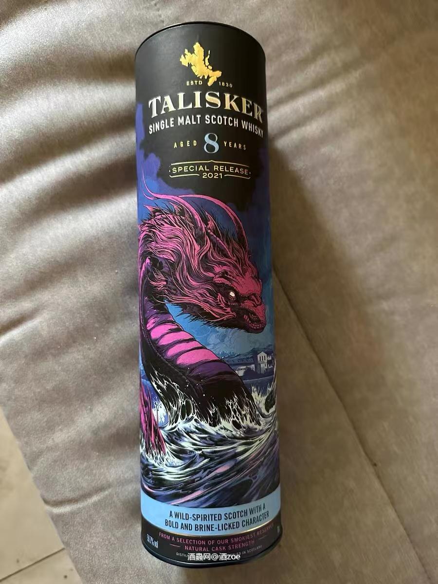 一杯威士忌总能带来欢笑与交流。共享美酒的瞬间,往往成为最难忘的回忆,增添了生活的温暖。