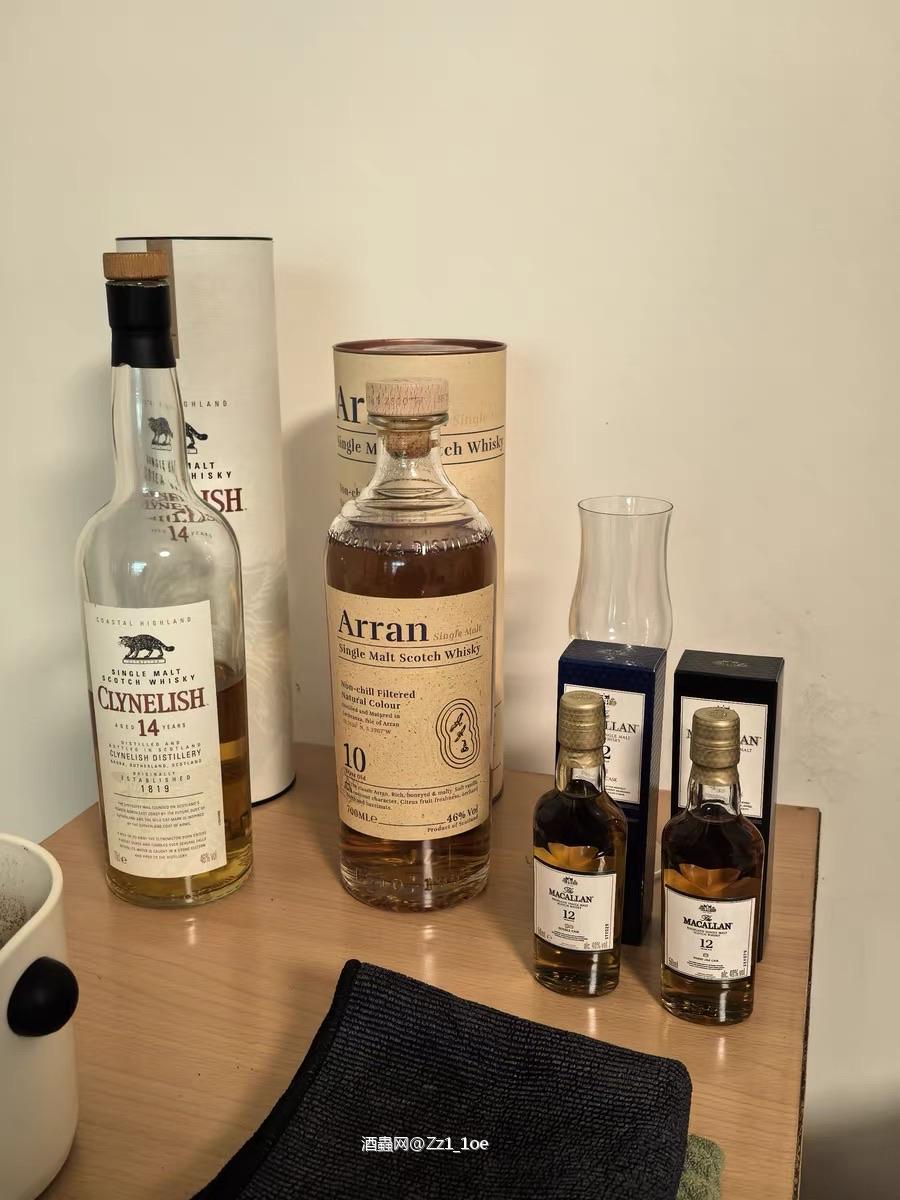 在每一瓶威士忌中,蕴藏着酿酒师的匠心与热情。从精选的谷物到悠久的熟成工艺,威士忌承载着自然的馈赠与岁月的沉淀。每一口都如同时光的倒流,让您品味历史与传统的交融。
