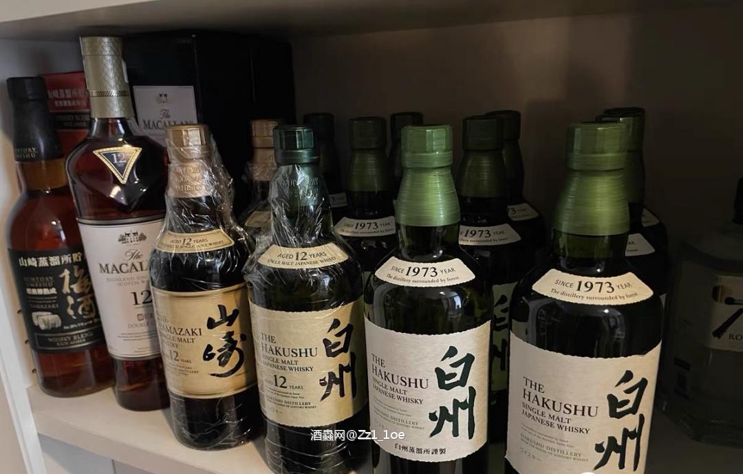 搭配红肉、奶酪，还是巧克力甜点，威士忌的独特风味都能与食物相得益彰。探索这种搭配的乐趣，为每一顿餐饮增添一层新的体验。