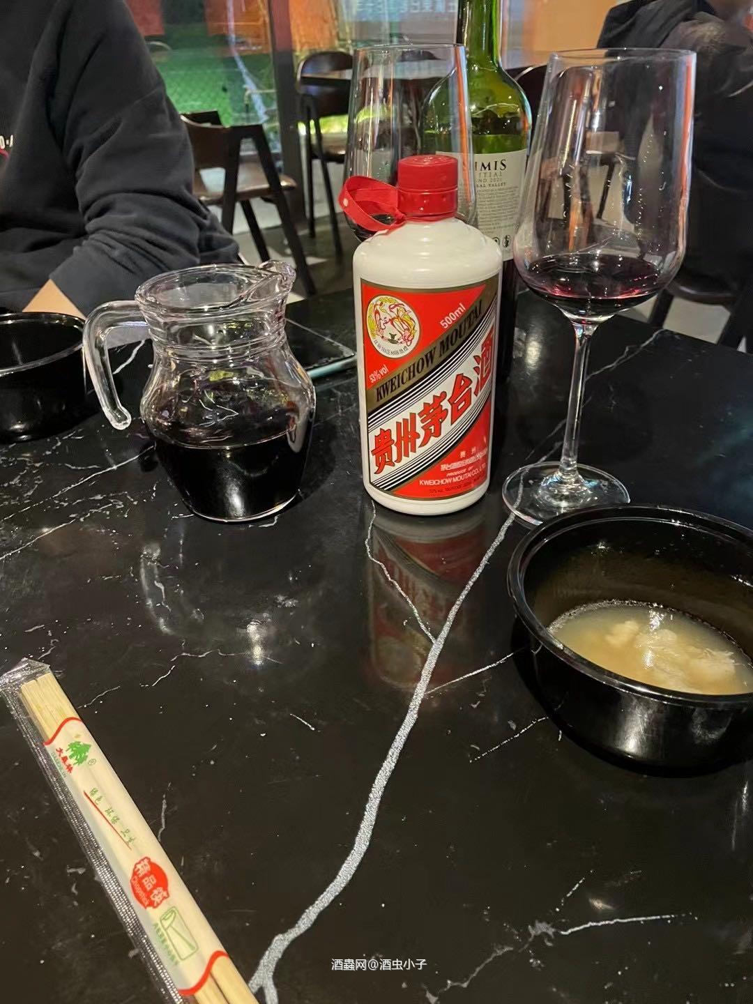 周末不喝酒,人生路白走…努力工作之余,还要及时慰劳自己了,接下来的日子,好好干!好好喝,为工作而喝酒,为喝酒而工作!