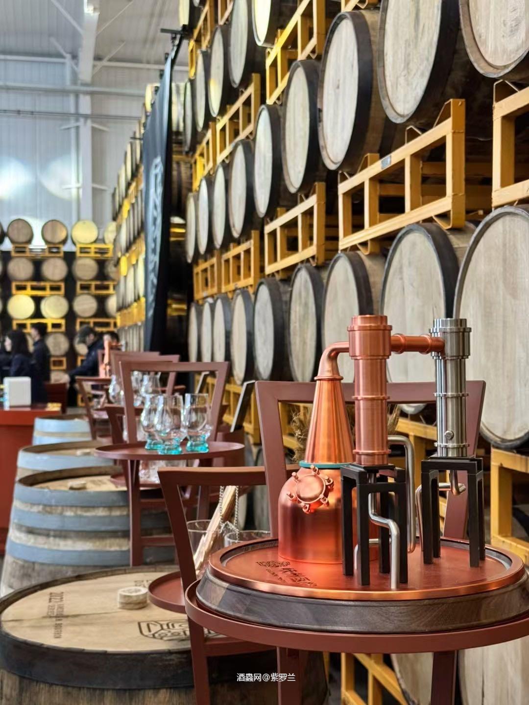 每个行业需要一个老大先领路。。 发布会终于来了！国威加油！🥃 🇨🇳