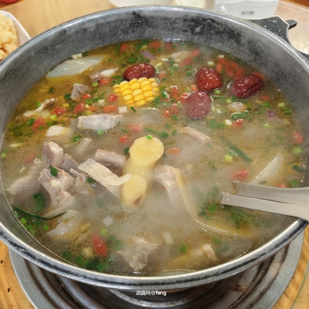 大口吃肉大口喝酒