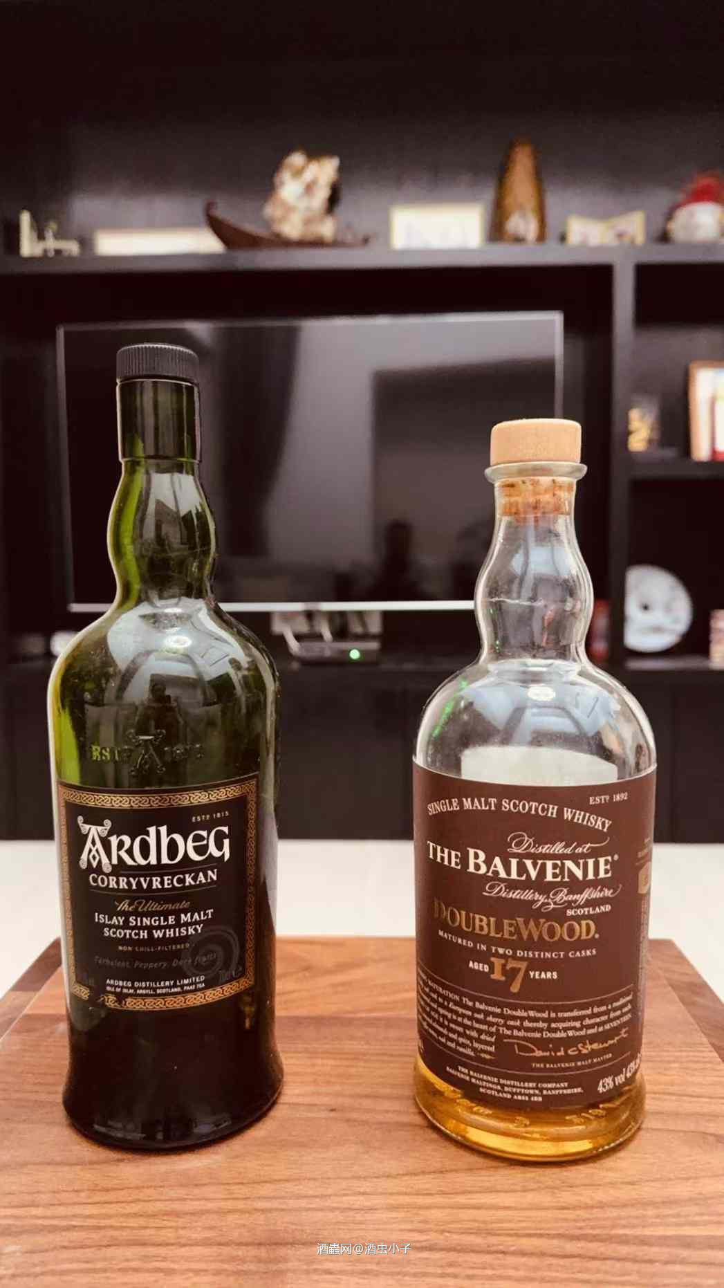 工作日的酒吧，依然是喧嚣中的宁静港湾。喝一些酒，在微醺中感受时光的缓缓流淌，让灵魂挣脱束缚，自由地飘荡在这轻松的氛围里。