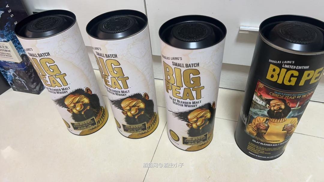 在这个世界上，每个人都劝你坚强，希望你是懂事成熟的大人。而爱你的人只会选择把你宠成小孩，不管如何，你快乐就好。