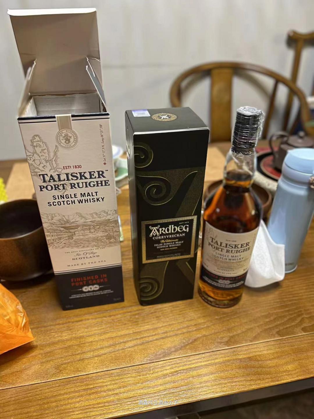 夜深人静的的时候，只有自己明白自己，喝一杯小酒 静静地度过漆黑的夜 一觉醒来 忘记昨日的烦恼 哈哈