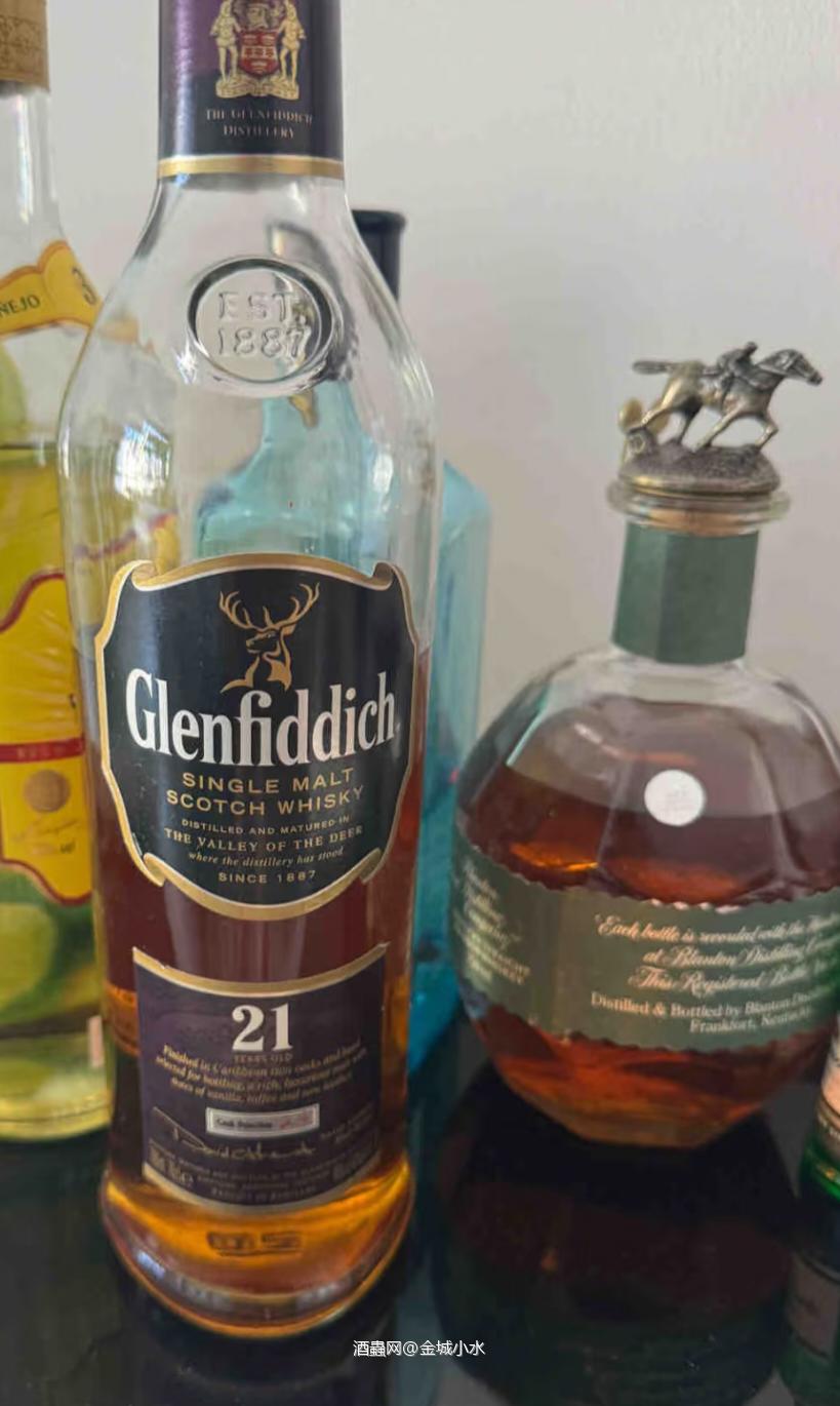 其实我更喜欢后面那瓶