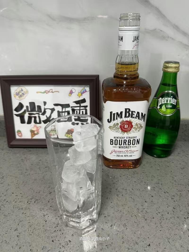 庆祝圣诞快乐🤶，哈哈，另外还有什么意思呢，老了一岁，感觉又要立牌坊戒酒一个月啥的，没意思，感觉空调太热。有点上头了