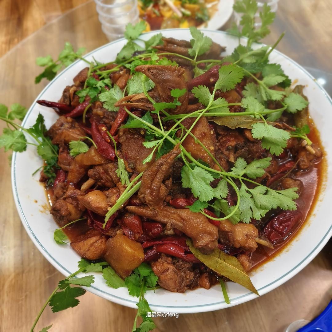 鸡公煲鸡公煲，经过我的胃....