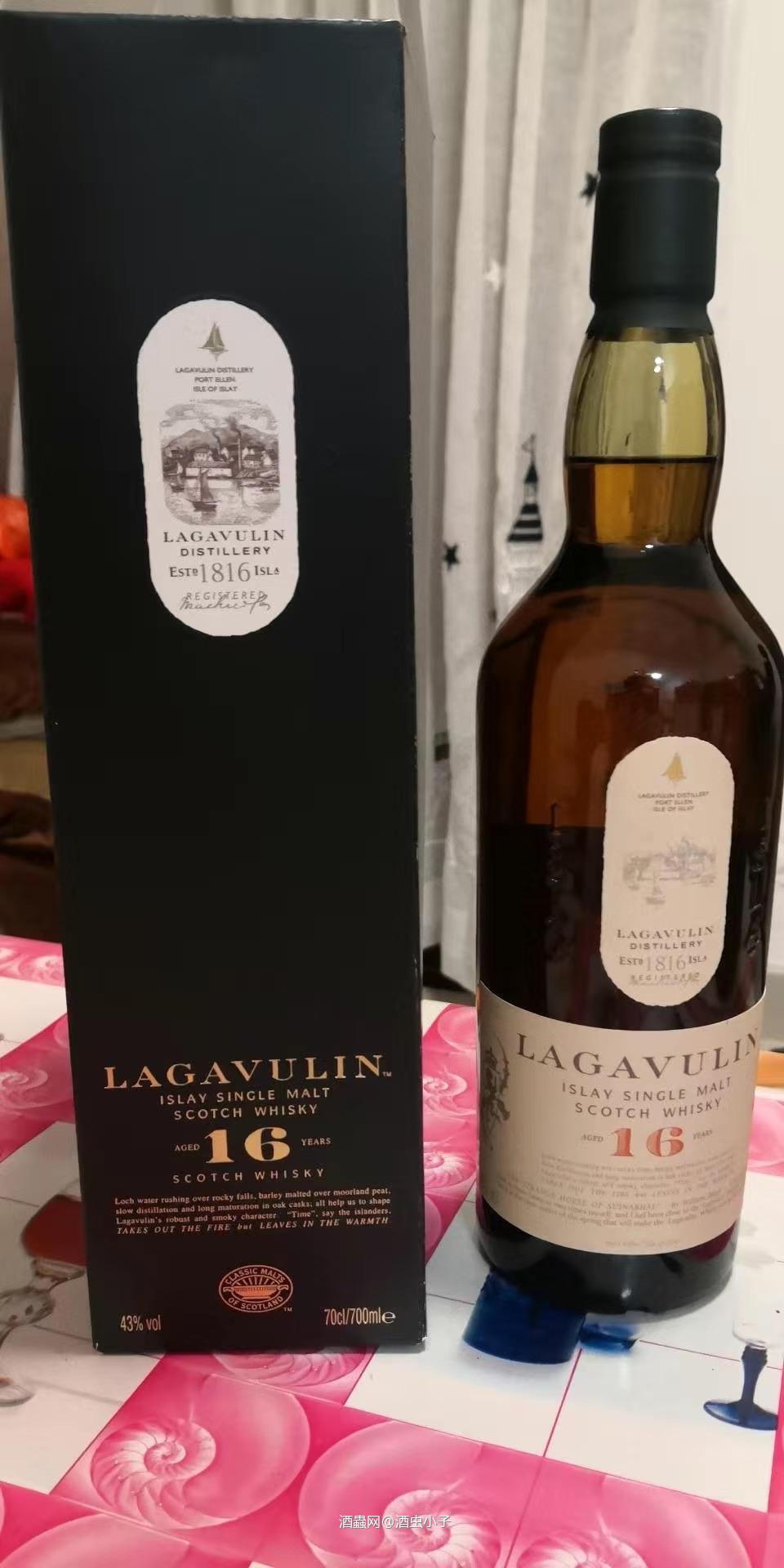 圣诞快乐！乐嘉维林16真的是平衡的无可挑剔！大家一般喝酒都配什么下酒零食，有跟我一样喜欢司康配酒的吗